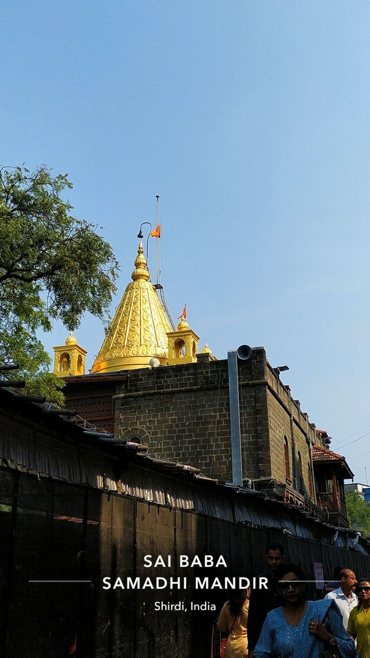 Ultimate Guide to Booking the Best Cab Service in Shirdi with Miracle Cabs